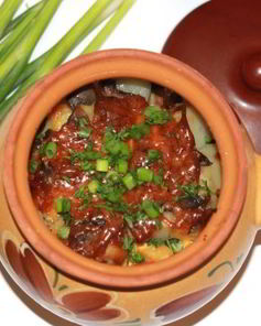 Жаркое в духовке со свининой и грибами