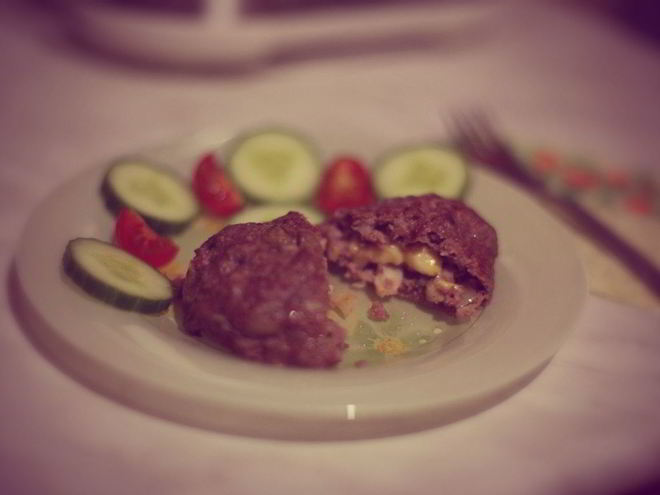 Рецепт ароматных зраз с белыми грибами и сыром