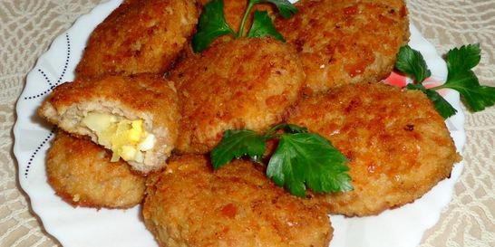 Мясные зразы с луком и яйцом