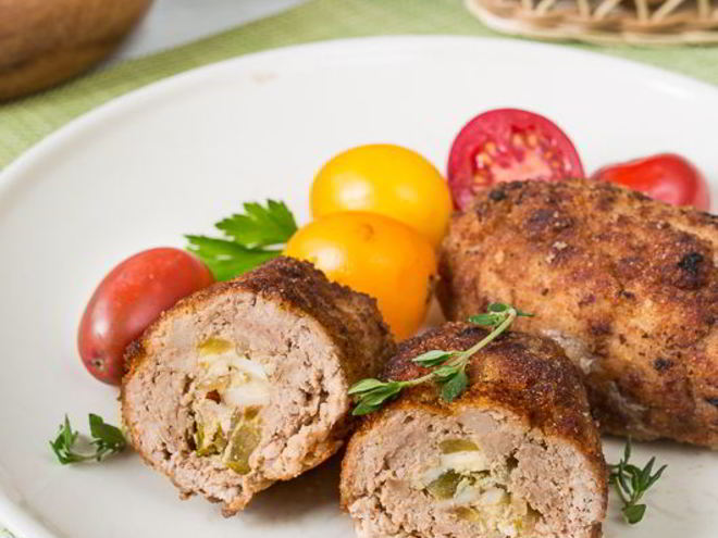 Рецепт свиных зраз с солеными огурцами