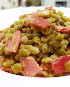 Гороховая каша с копченостями