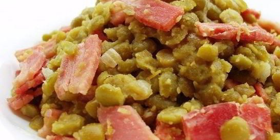 Гороховая каша с копченостями
