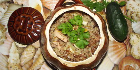 Гречка с патиссонами в горшочке