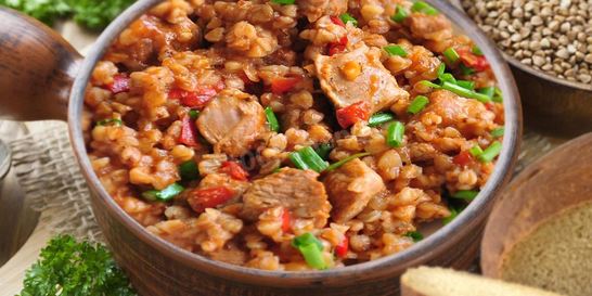 Гречка в горшочках с овощами