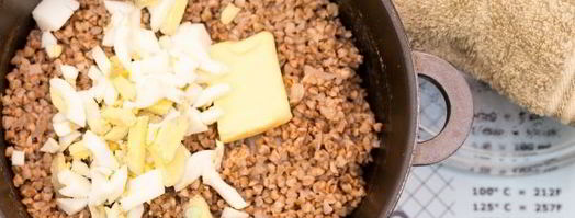 гречневая каша с белыми грибами и яйцами. Шаг 12