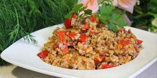 Гречневая каша с болгарским перцем и фаршем