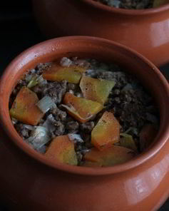 Гречневая каша с фаршем в горшочках