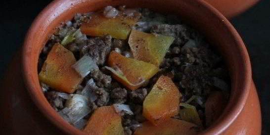 Гречневая каша с фаршем в горшочках