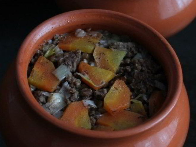 Рецепт гречневой каши с фаршем в горшочках