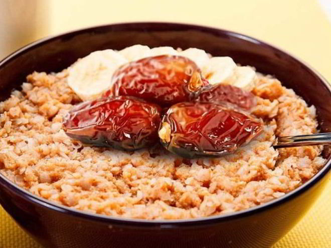 Рецепт гречневой каши с финиками и халвой