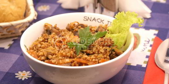 Гречневая каша с грибами и овощами
