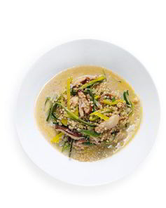 Зеленая гречка с грибами и пореем