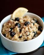 Каша из киноа с ягодами