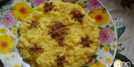 Каша кукурузная со сметаной и корицей