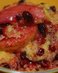 Кукурузная каша с грушей, изюмом и клюквой