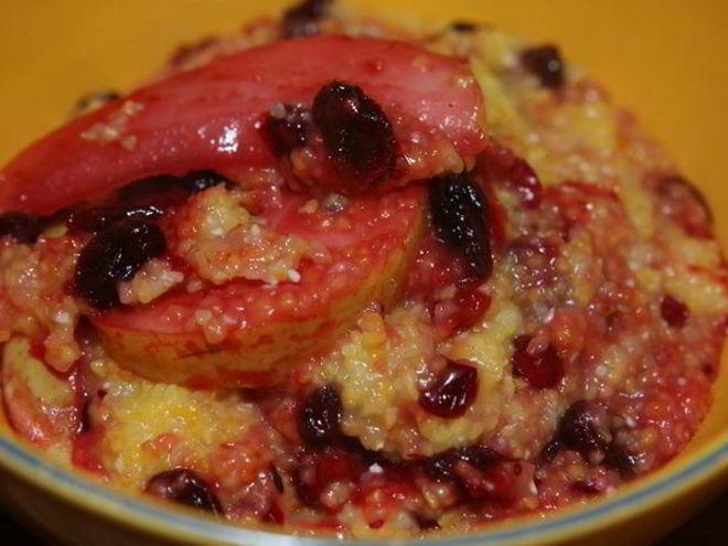 Рецепт кукурузной каши с грушей, изюмом и клюквой