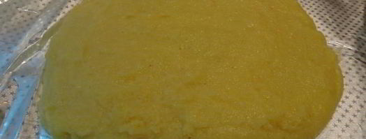 пикантная полента с копченными колбасками. Шаг 4