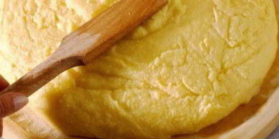 Полента по-итальянски с горгонзолой и чесноком