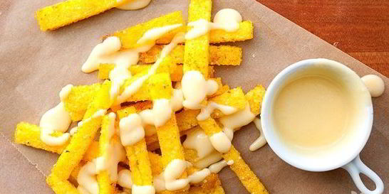 Полента с сырным соусом