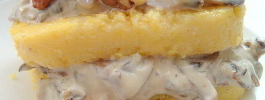 полента, жаренная с грибами и соусом дор блю. Шаг 13