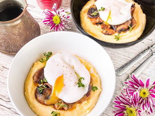 Рецепт утренней поленты с грибами и яйцом пашот