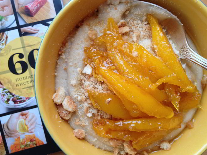 Рецепт банановой манной каши с ломтиками манго в сиропе