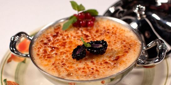 Гурьевская каша с орехами, фруктами и изюмом