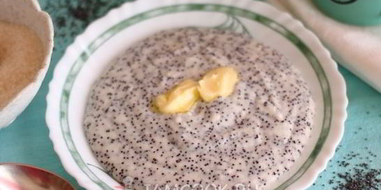 Манная каша на молоке с маком