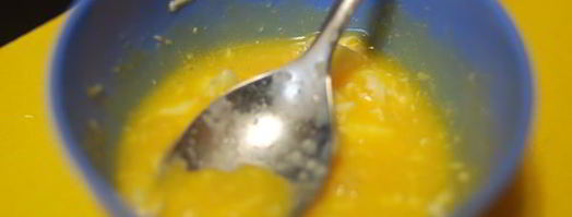 манная каша на молоке с желтком. Шаг 5