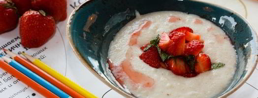 манная каша со свежей клубникой. Шаг 6