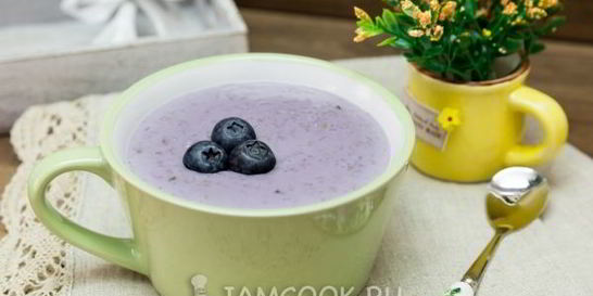 Овсяная каша с черникой