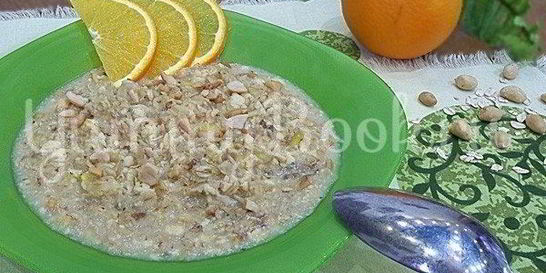 Овсяная каша с апельсином и арахисом