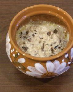 Овсяная каша с черносливом в горшочке