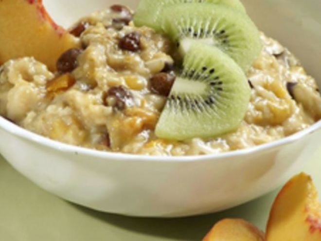 Рецепт овсяной каши с орехами и фруктами
