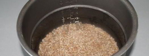 перловая каша на воде со сливочным маслом в мультиварке. Шаг 4