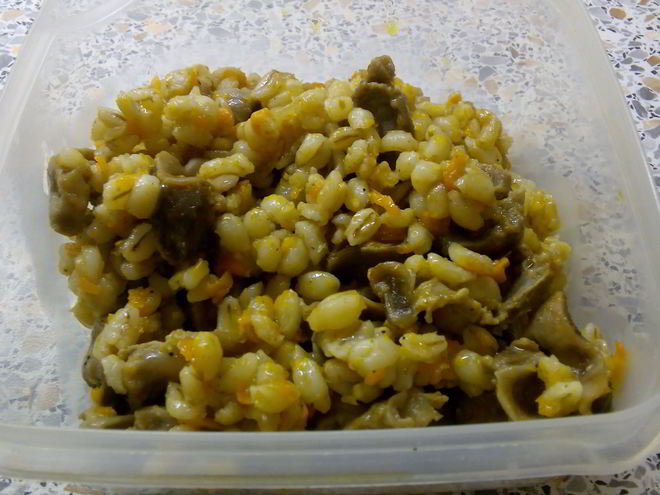 Рецепт перловой каши с куриными желудками в мультиварке