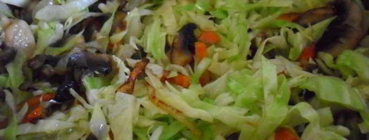 перловая каша с тушенкой, овощами и шампиньонами. Шаг 3