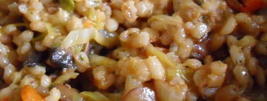 перловая каша с тушенкой, овощами и шампиньонами. Шаг 7