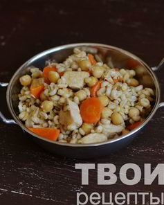 Перловка с нутом и куриной грудкой