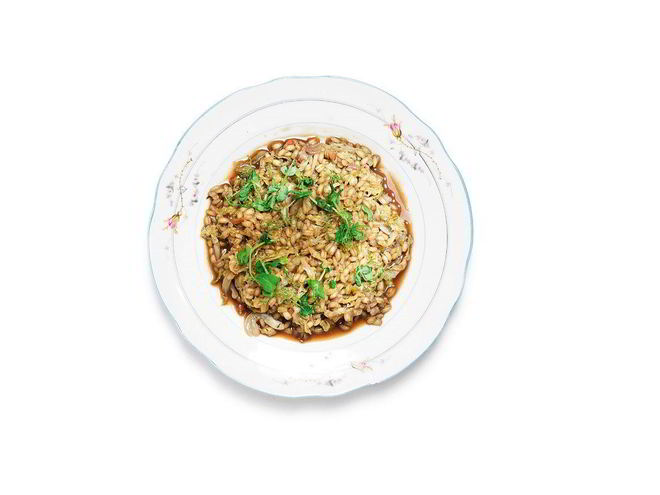 Рецепт перловки, томленой с гранатовым соусом и савойской капустой