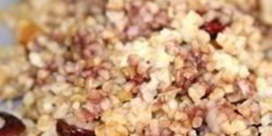 Пшеничная каша с сушеной клюквой