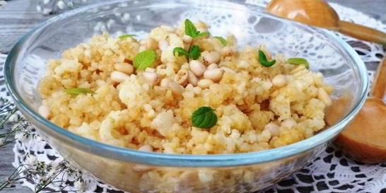 Пшенная каша с медом и кедровыми орешками