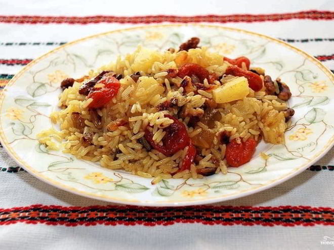 Рецепт постной рисовой каши с сухофруктами