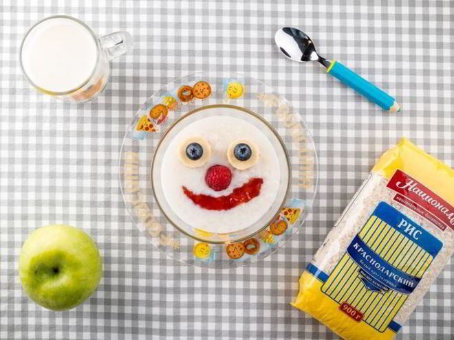 Рецепт рисовой каши с джемом и фруктами