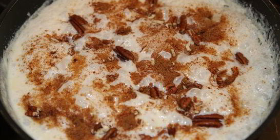 Рисовая каша с корицей и орехами пекан