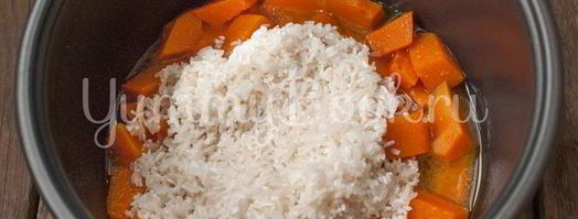 рисовая каша с тыквой в мультиварке. Шаг 4