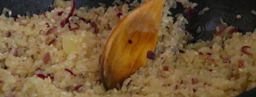 рисовая каша со сморчками и зеленым горошком. Шаг 8