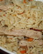 Сытная рисовая каша со свининой и беконом на топленом сливочном масле