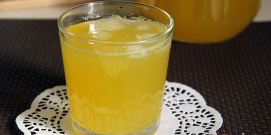 Апельсиновый напиток с зеленым чаем