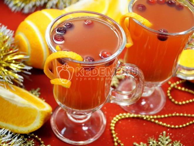 Рецепт глинтвейна из белого вина с апельсином и клюквой